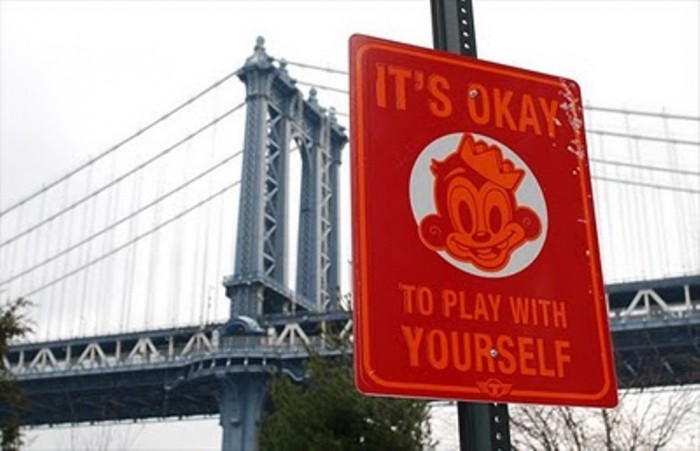 Humorous_Street_Signs+_05.jpg (126 KB)