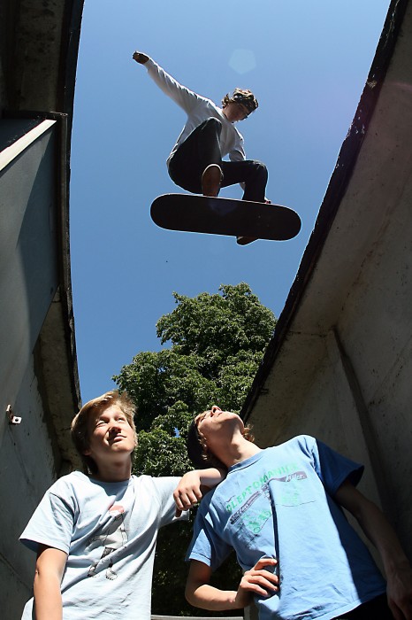 kickflip.jpg (1 MB)