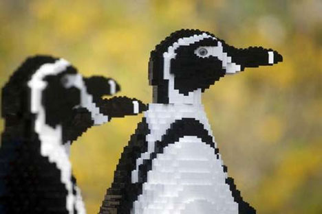 lego-penguin.jpg (23 KB)