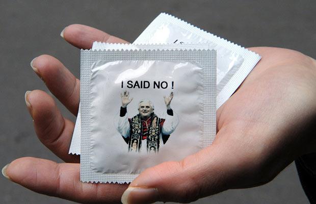 pope-condom.jpg (30 KB)
