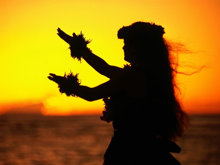 Hula_Dancer_at_Sunset_Oahu_Hawaii.jpg (168 KB)