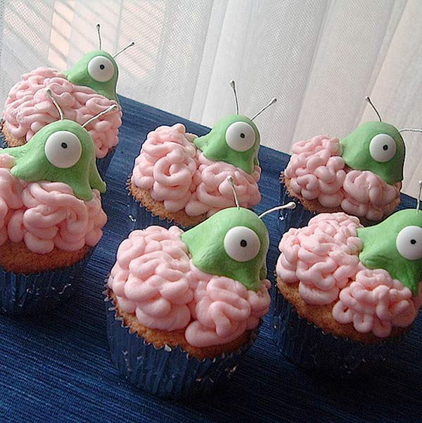 Brain-slug-cupcakes.jpg (65 KB)