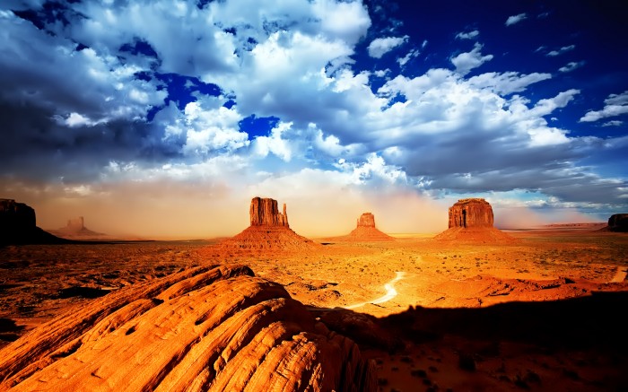 Monument_Valley_1920.jpg (851 KB)