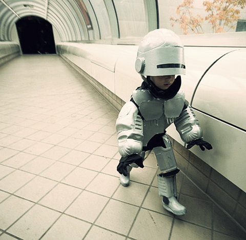 robobabycop.jpg (48 KB)