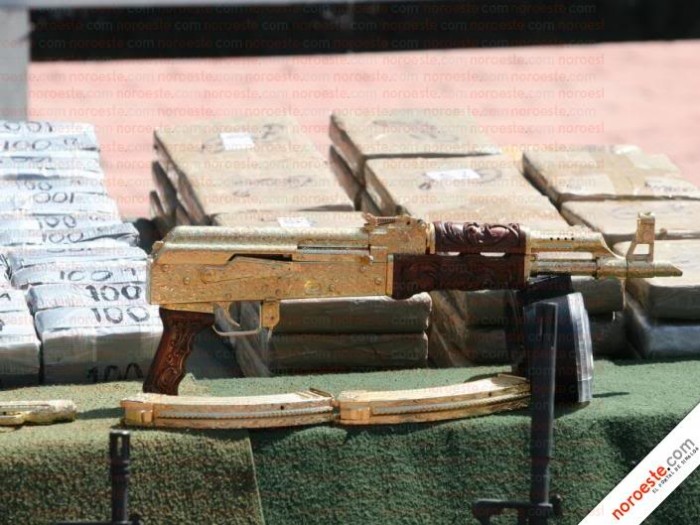 narco1.jpg (64 KB)