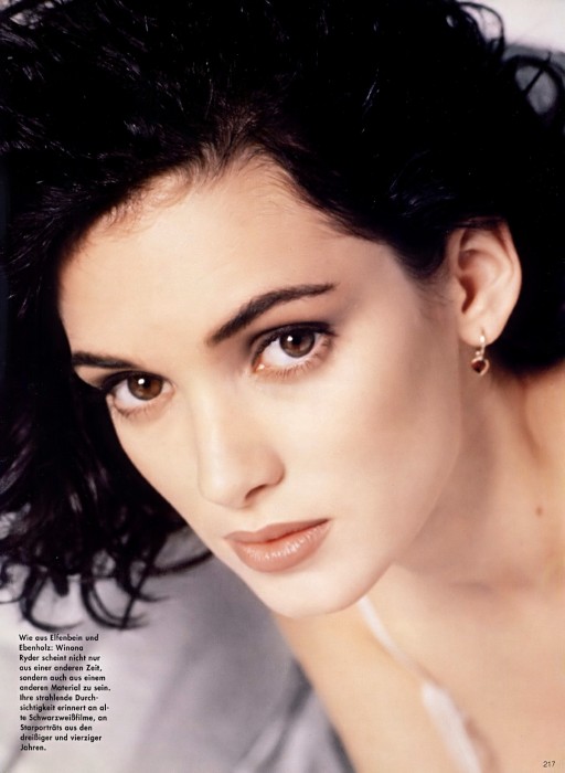 WinonaRyder(2).jpg (366 KB)