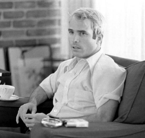 young-mccain-3.jpg (35 KB)