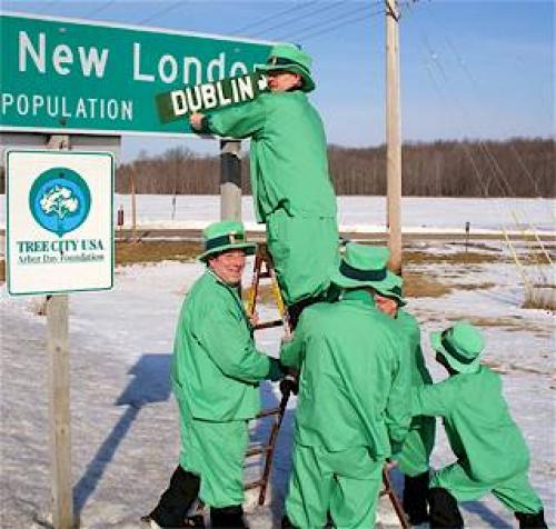 NewDublin-leprechauns.jpg (23 KB)