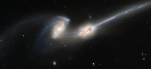 NGC4676.jpg (402 KB)