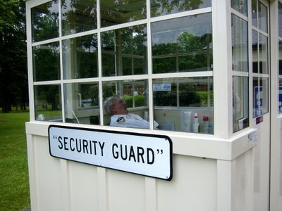 security_guard.jpg (29 KB)