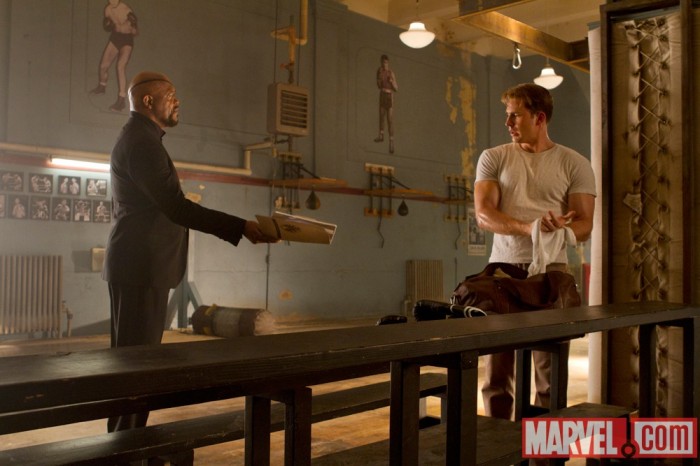 samuel-l-jackson-chris-evans-avengers.jpg (134 KB)