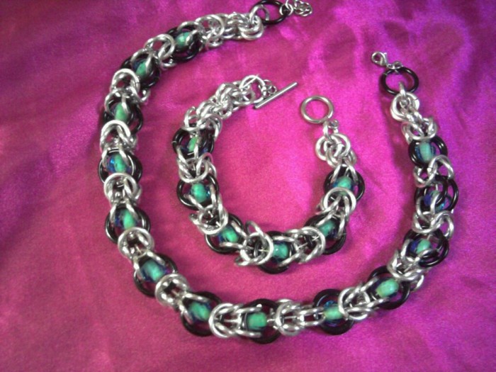 neckandbrac.jpg (138 KB)