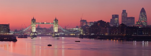 London_Thames_Sunset_panorama_-_Feb_2008.jpg (684 KB)