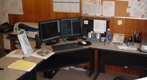desk.jpg (163 KB)