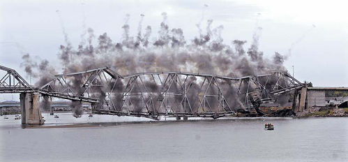 1007bridge2.jpg (24 KB)