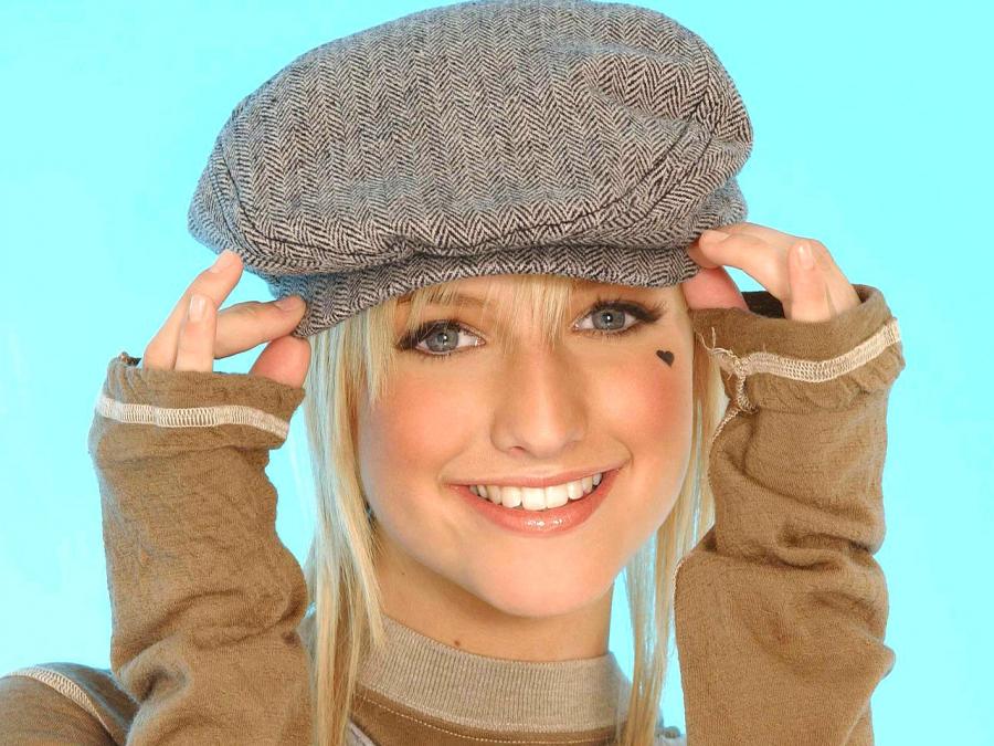 Ashlee Simpson - MyConfinedSpace